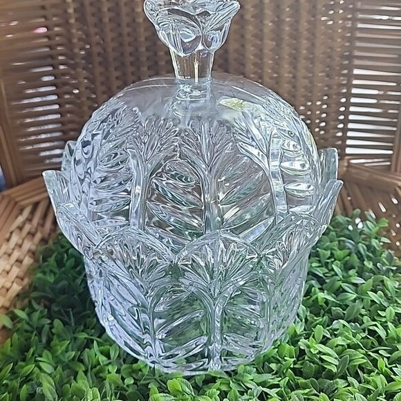 24% Lead Crystal Fifth Ave. Portico Covered Candy Dish - Picture 14 of 15